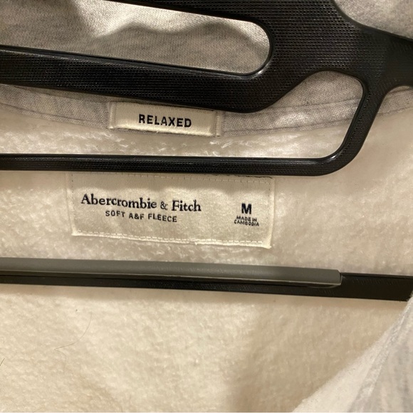 Abercrombie & Fitch Quarter Zip - Picture 3 of 6